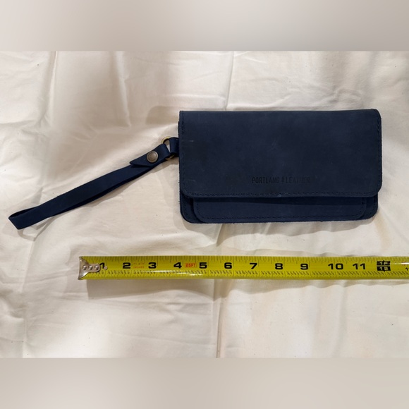Portland leather deep water Navy Leather Wristlet - Picture 2 of 4